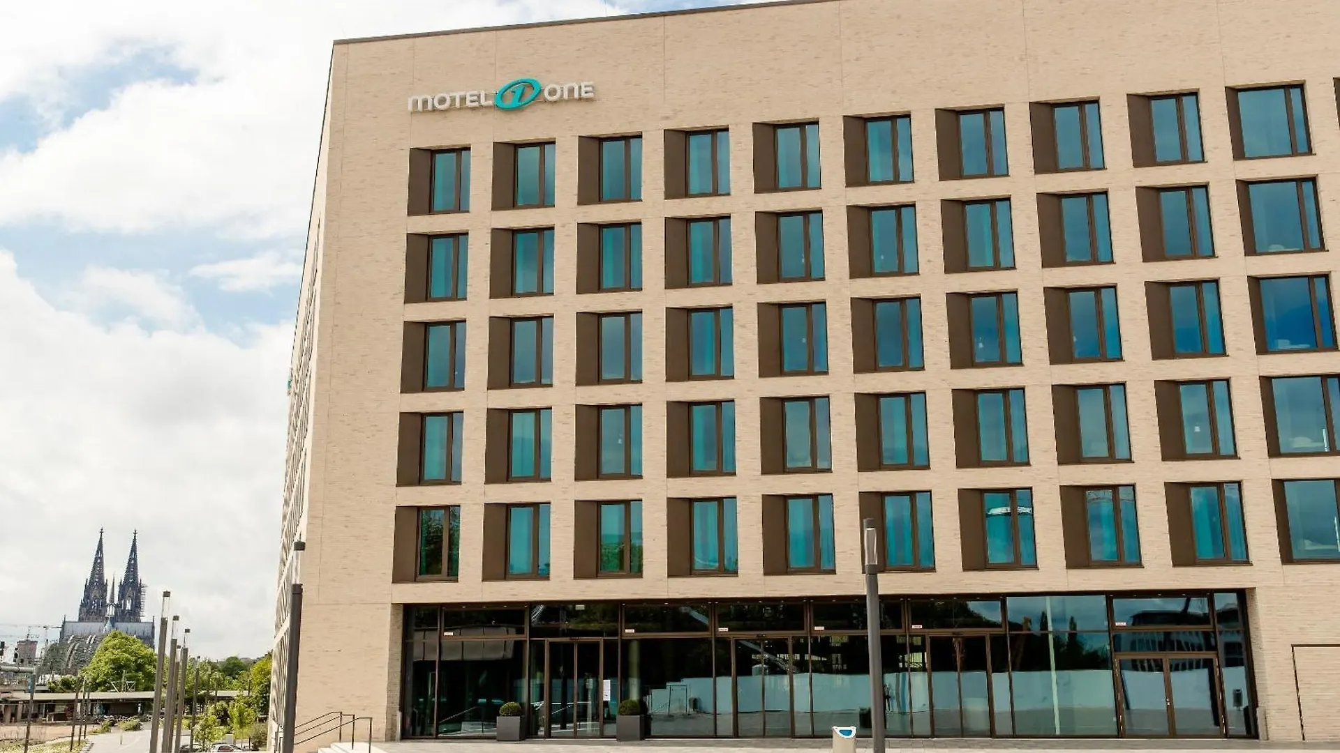 Hotel Motel One Koeln-Messe