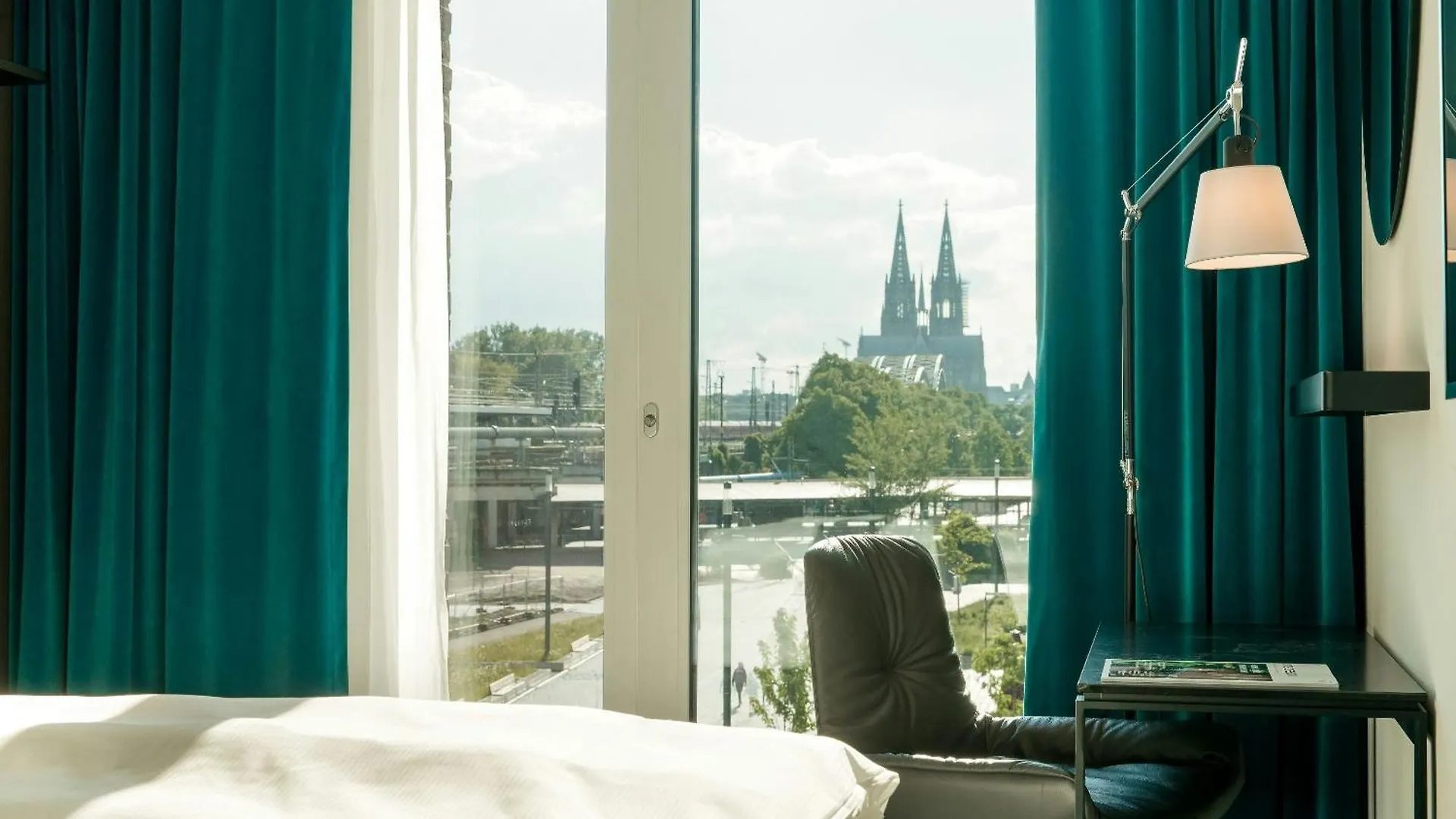 Отель Motel One Koeln-Messe